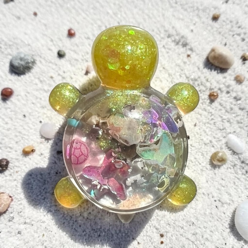 Handmade Resin Turtle magnet with real seashells.